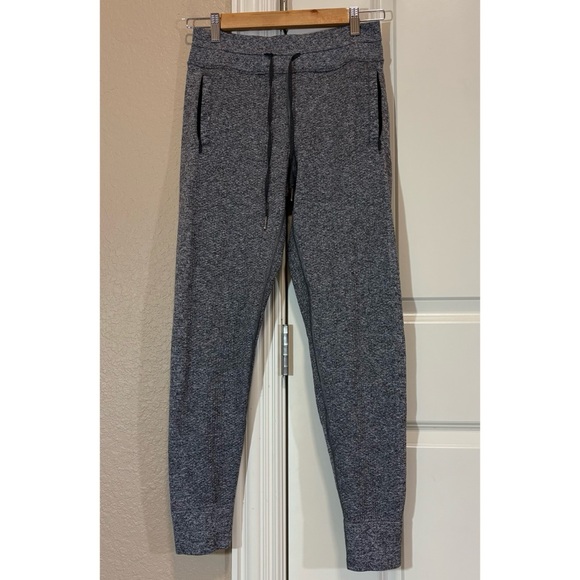Lululemon Engineered Warmth Jogger Merino Wool Size 4 - Picture 3 of 16